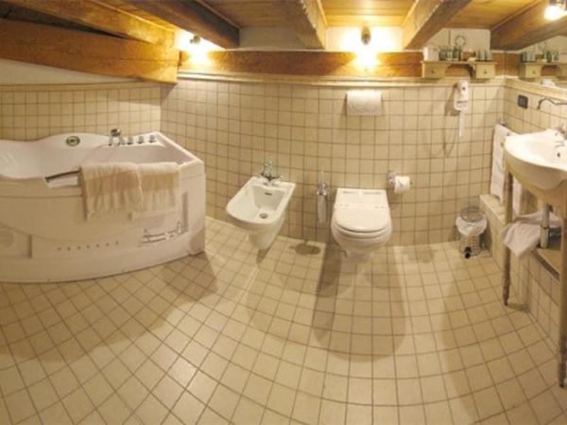 D22B34079E5806A450E8DCA5CAB676CB