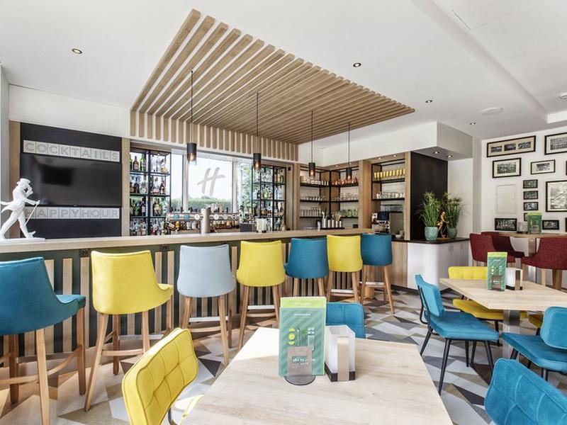 A2EBB305A0AA4B43A22F7B9C550E0E1B