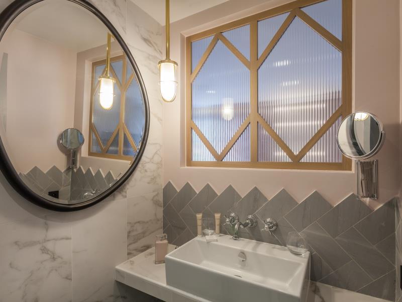 F2D2B48A4DBF722934389A3C3B89233D