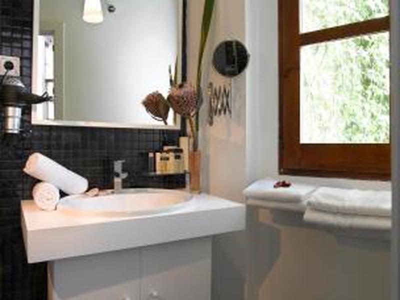 EBC5B9544437FD4B36B613677F94458B