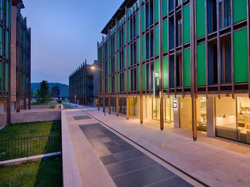 52392242B41BF5DF9FF0AFE2F1899AD9