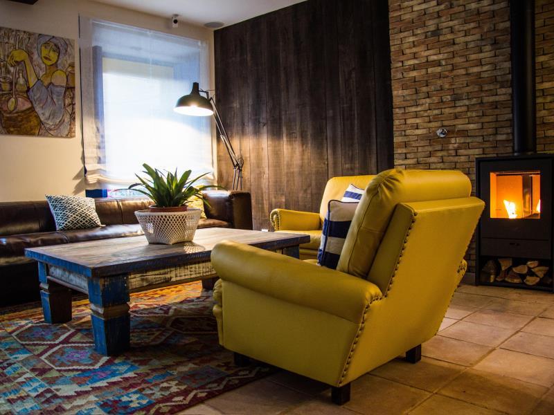 C9DD7AC778DFF03F1C1527297EF848AC