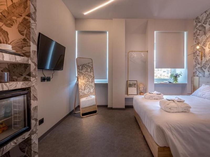 39593965623086E19F00D8FB604856EE