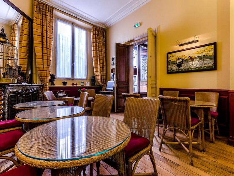 12B10DA48993ABE61618EF0E12092C70