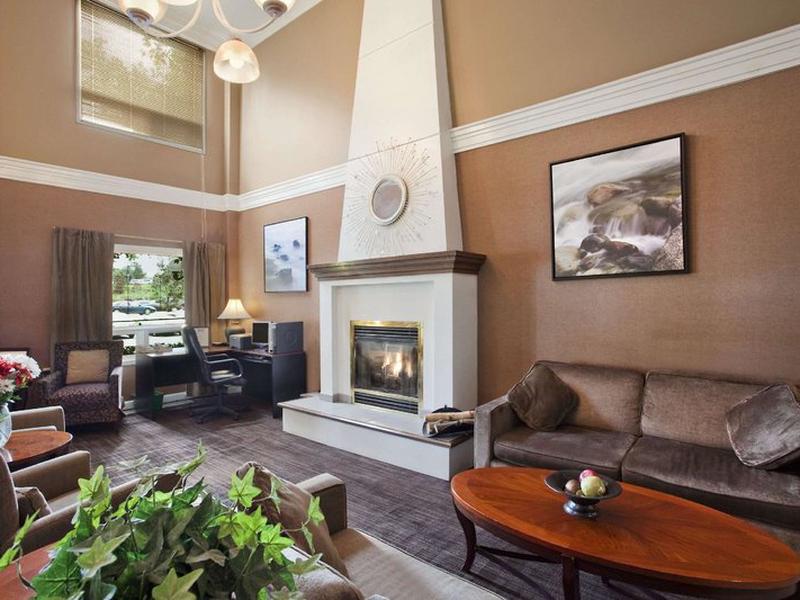 2DFA7E18CA149B68D881BEDA4404753E