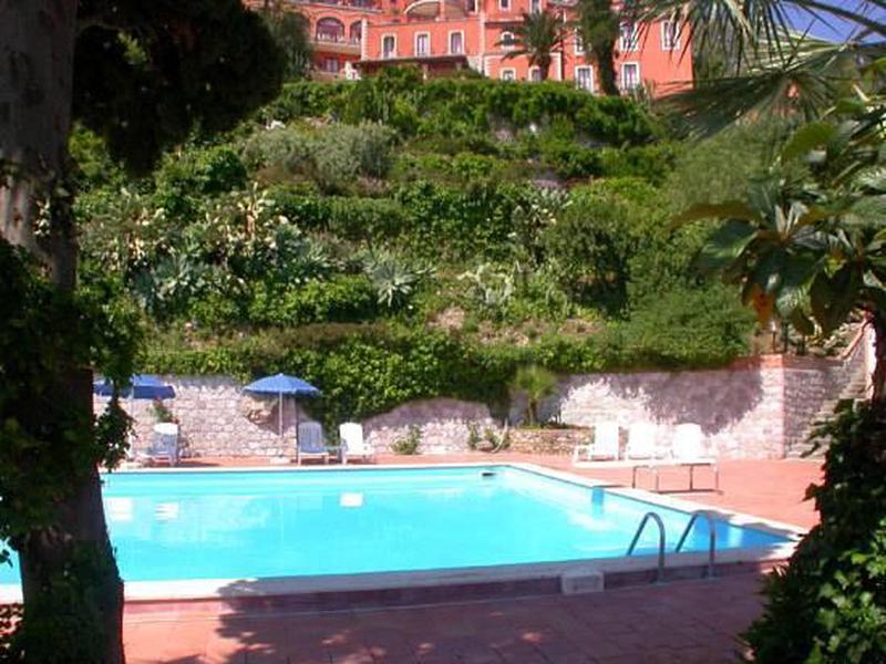 692EC305C62BEAAB0AF57D8314B2B34C