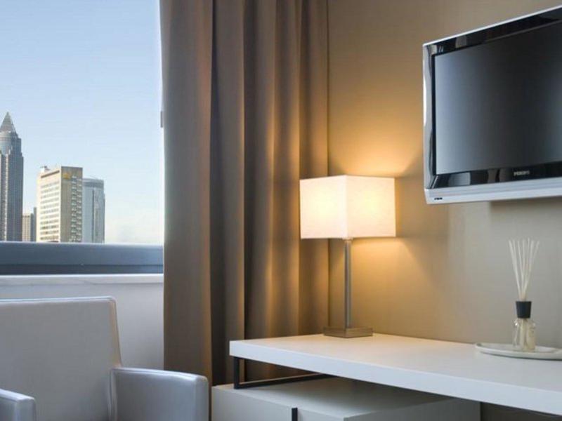 E5CF3CAEDF8D6419B60F8133D19B0624