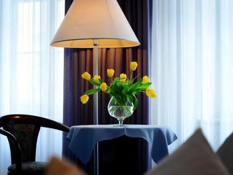 AAF12260863865C1CB89A38C70A801A9