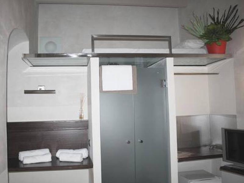 66AD41DC3A4551FB5D9CA7C21AA60A39