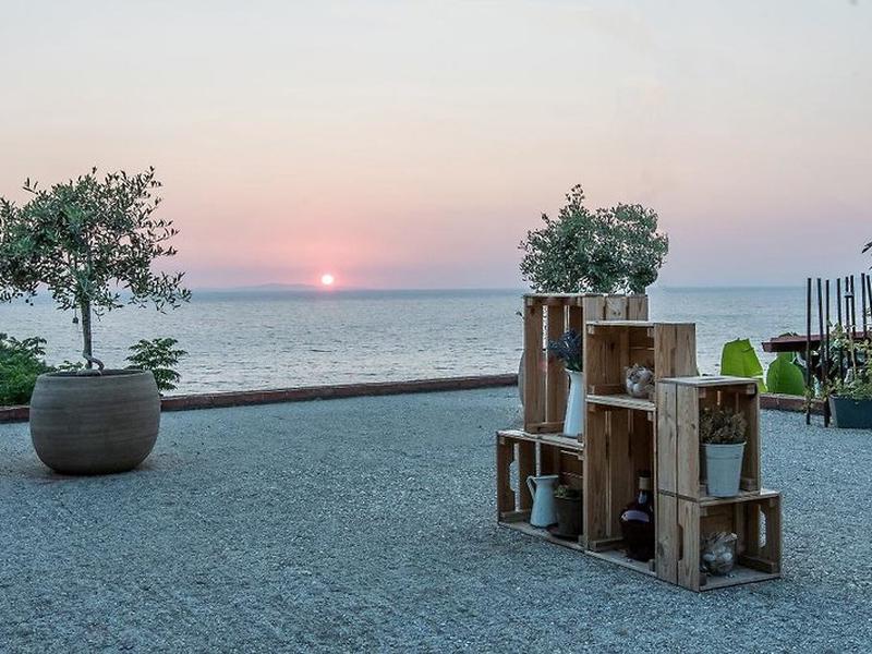 EF5213A6C42C4C33A7DA5C9E958D64D6