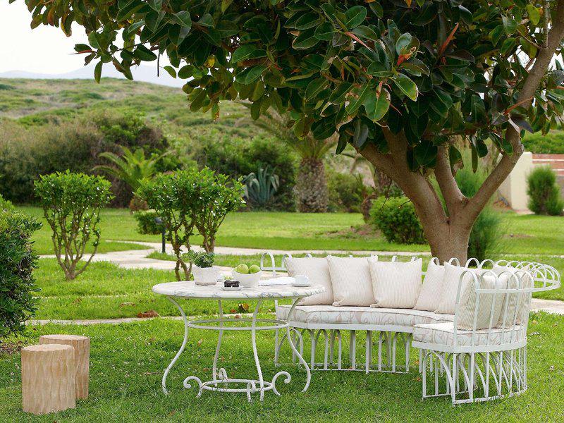 8D3BDA4D8CC81715973CE92399D1C4E1