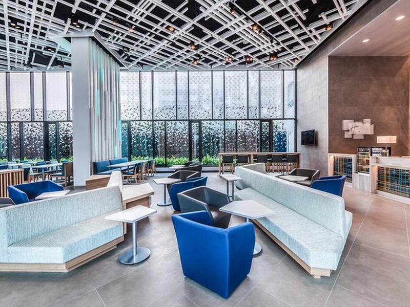 79877A875765ADEDDD418C2283A43594