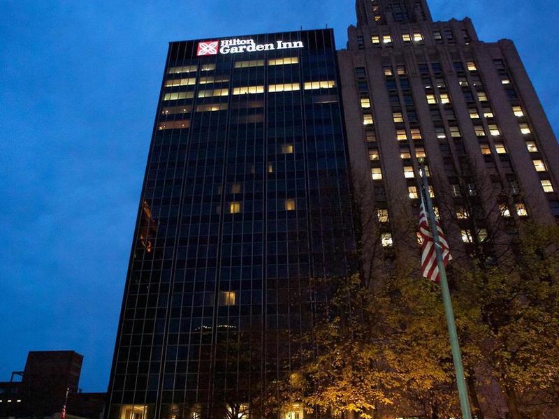 D1E8C18B195F6AC2B8DC90EA3935F6BB