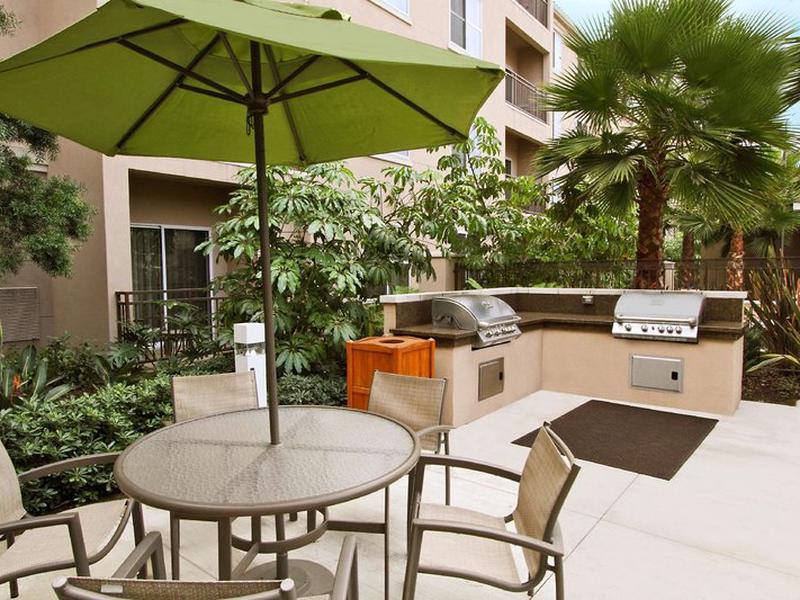 8F99995F50E8D965B4F984FF10CE08C3