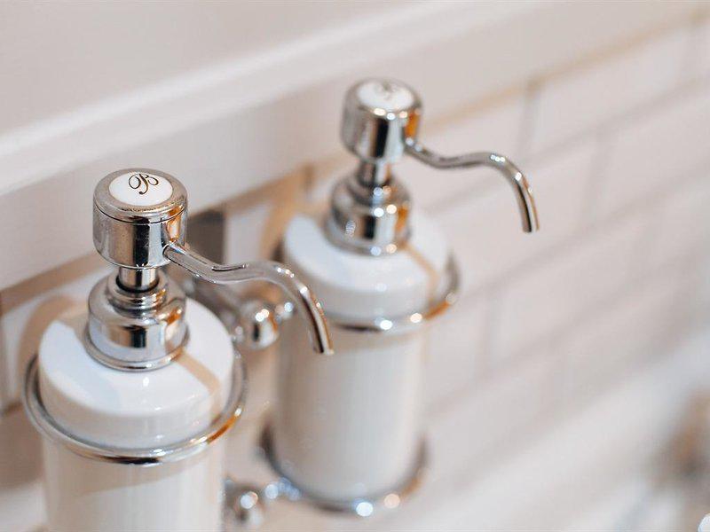 CB03A3B49974556D9F115A9B5558BBD4