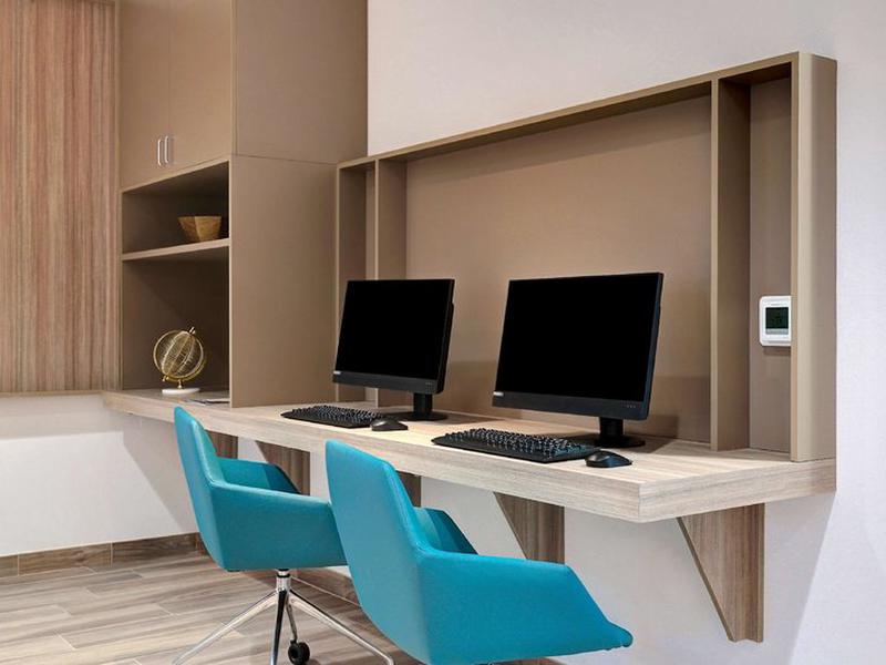 DF512B8BE944B77693E9641FFB2BD453