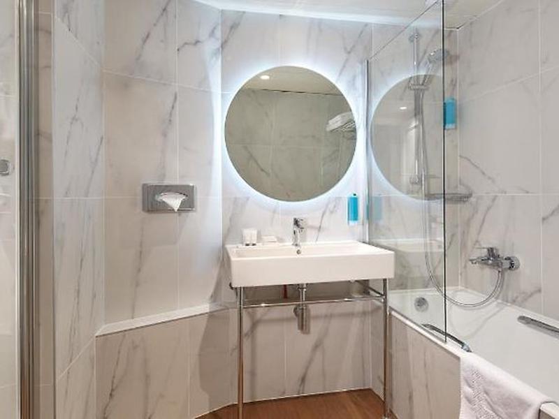 7C5958319925571504A048346D9A4A3F