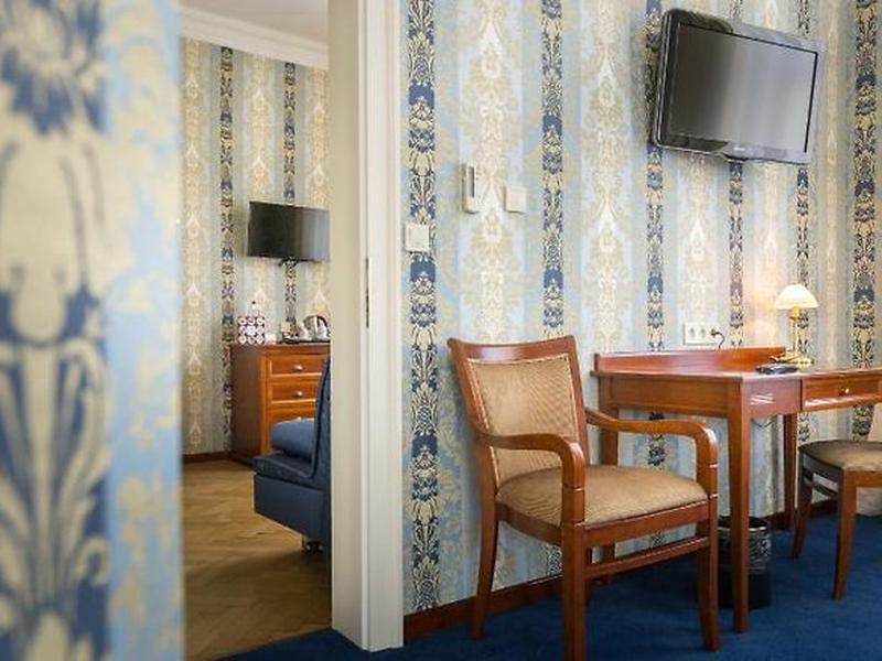 2B88F048C4D9123DD68A9328DAA20DE6