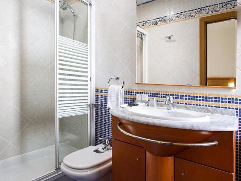 D7E6D229B5A5966350A5DF1CC62AD9BB