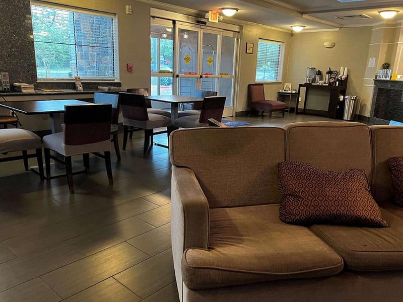 64F8F4B500BC8E41C470FDF7FA19C6EE