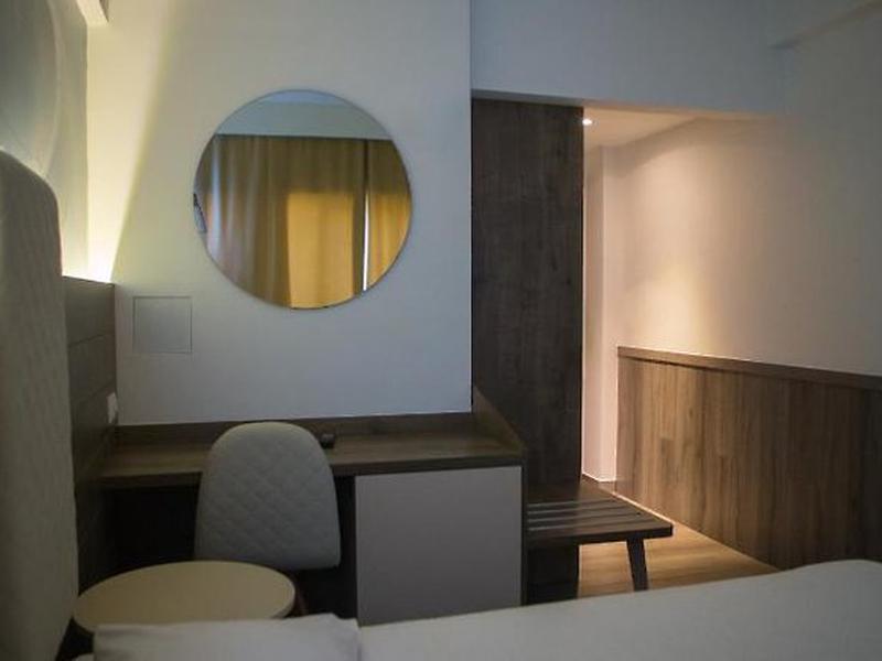 676A2DEC7E197801876F8BD7D2814447