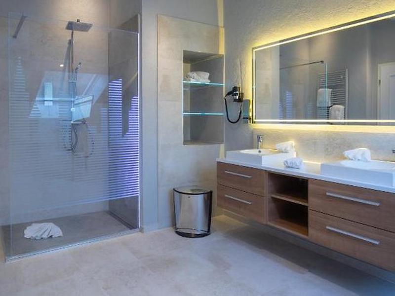 10CE6103204BD6CD567D9979115B743E