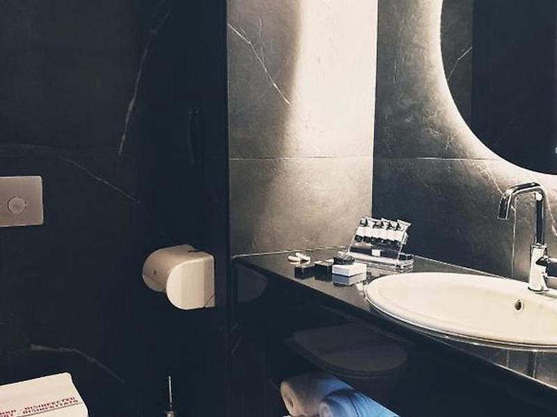 B6598307F13B21B665A2D88293C4A083