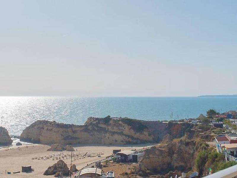 82B4A80DDE077F9AB7A55F51B397159E