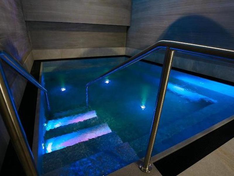 40CBE636DA587E98D3C6AF09B6C671B6