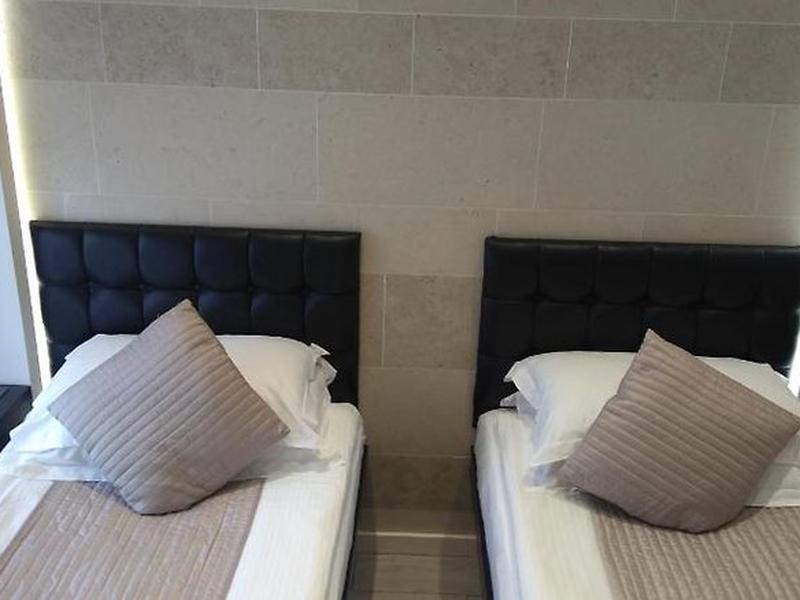 1CB508BDF906F14CDCAEEB842439517E