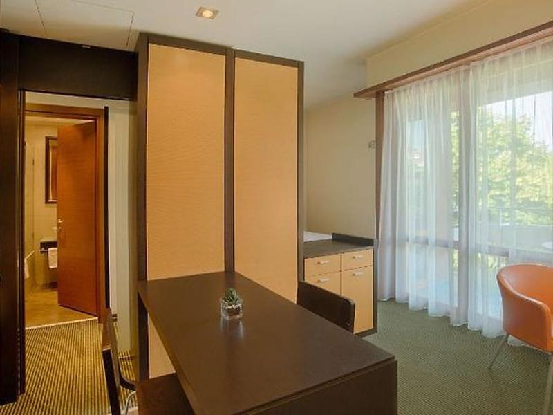 6B6ABD4B159BA3878269972BC25D90A7