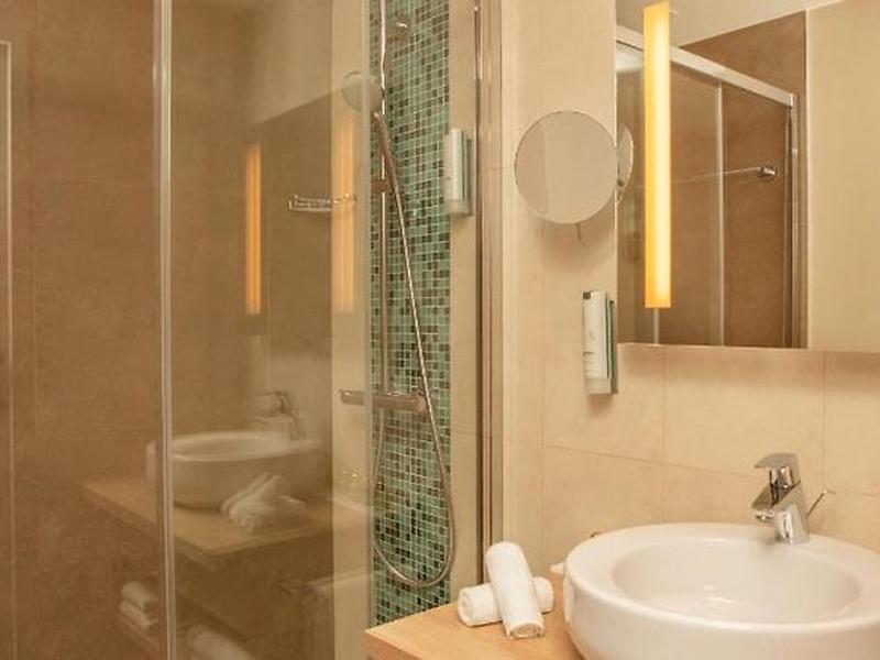 0D232AA5BACD0AE418F11E9FB0D0D412