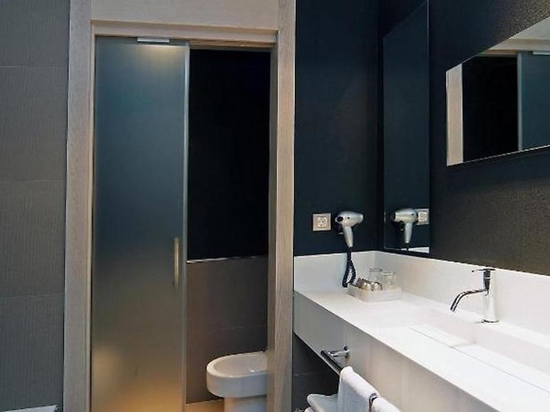 32E40FEEA45B34C9A1FD1456643DC4A2