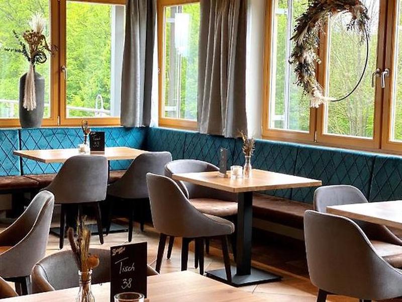 18AB5A9F22C8DA034866864E09ED2C37