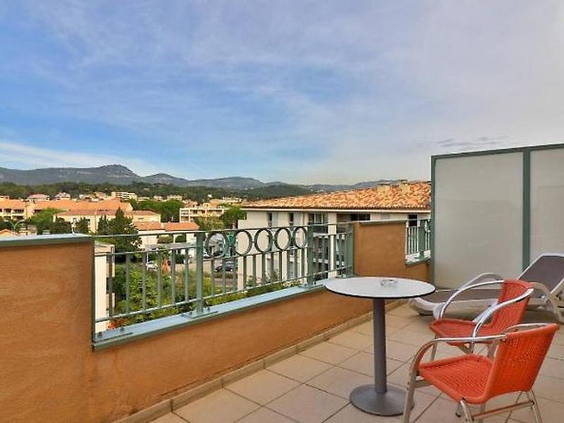 A8FD93DE9AC065241227D63802A2760D