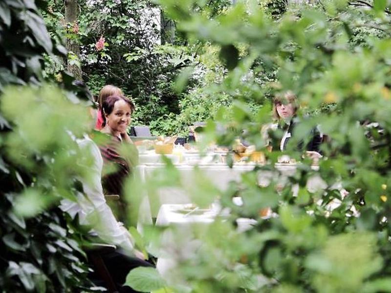 FDD08686189AD85B88EA2BEEBBB7668F