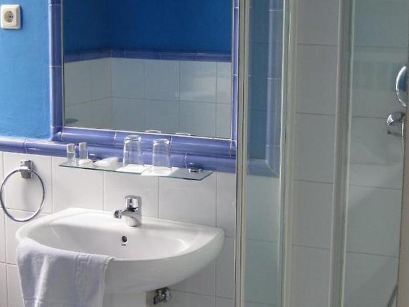 B6682BBB8FDF94A9A47C9B8B80453E8F