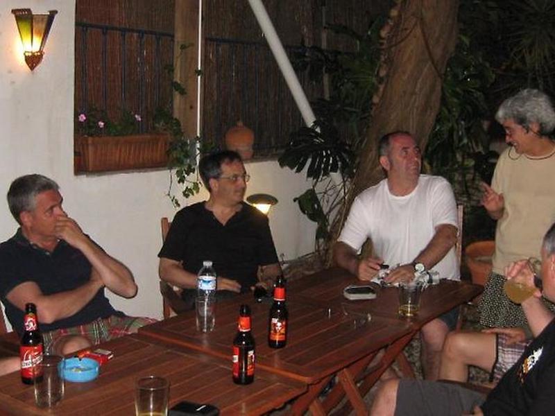 BEE765EF8E49B66487357455DC90F10E