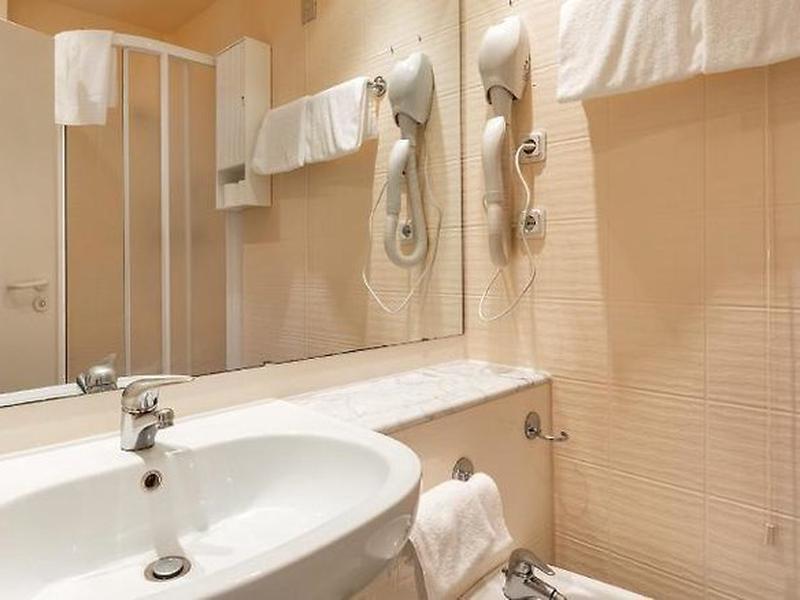 7CE25327834F5302D31D9933E8657420