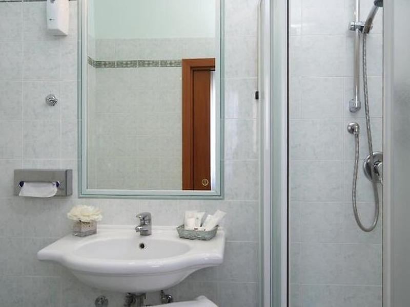 915C5AA25DAF81778067AAAB3DB394F5