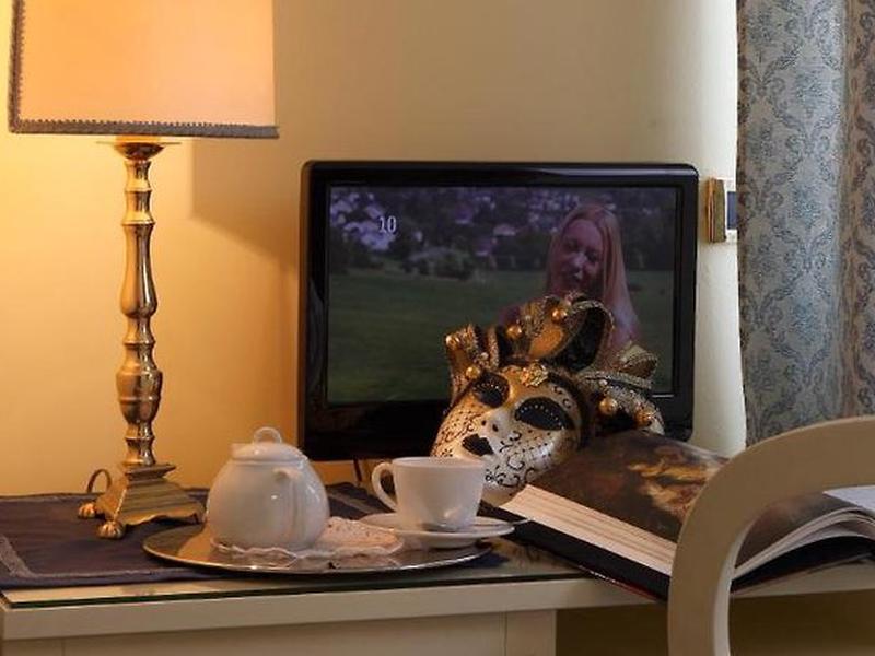 C76A37FDC00F563827F8DCABAB0FED10