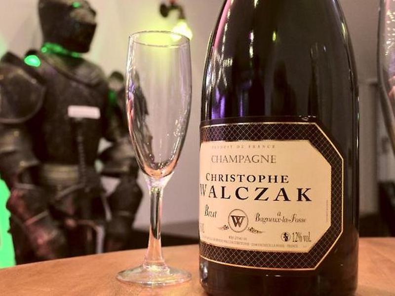 3703526E323310D09BD9F60570E66B99