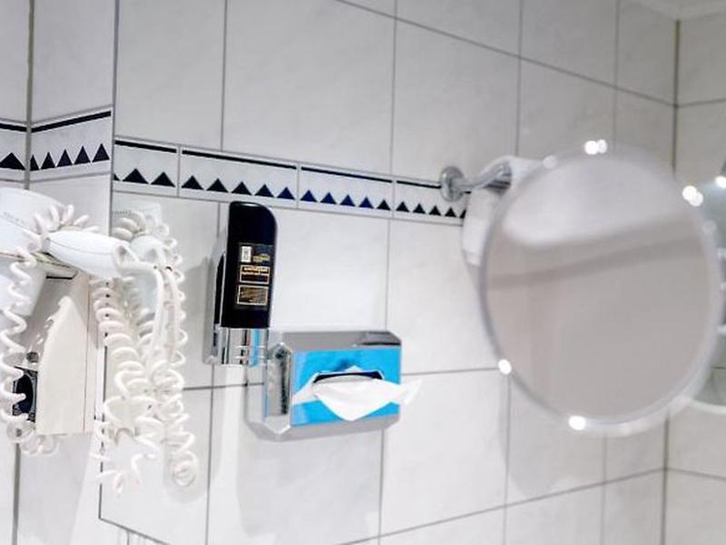 9F2AE87AE4BCADBCBA18FD505190E218