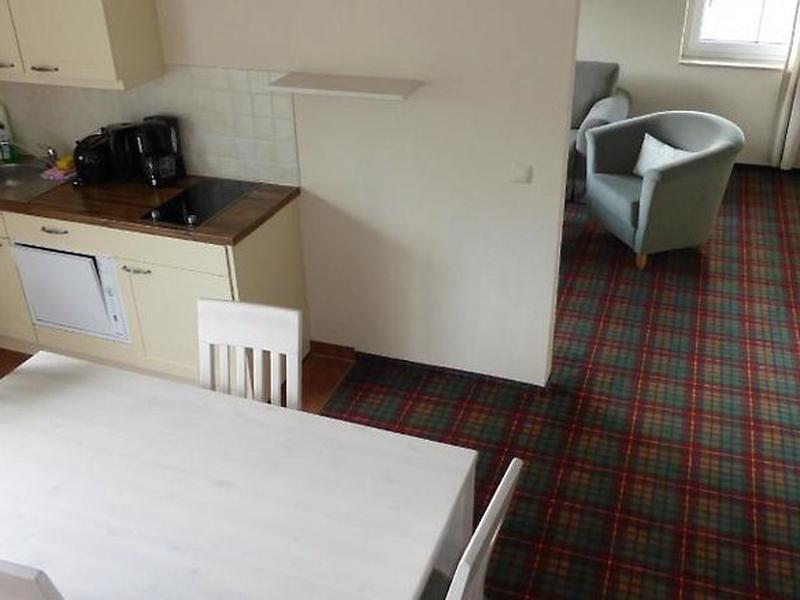 7F1FB4C9BDFA4EE9D1344E1DDF36F8E0