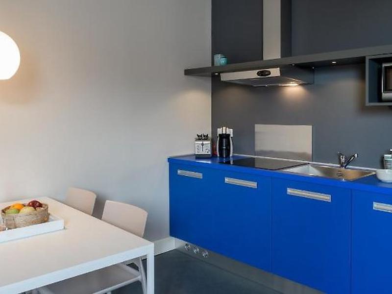 09B6F69D4C34359B44936AF9210D9CFC