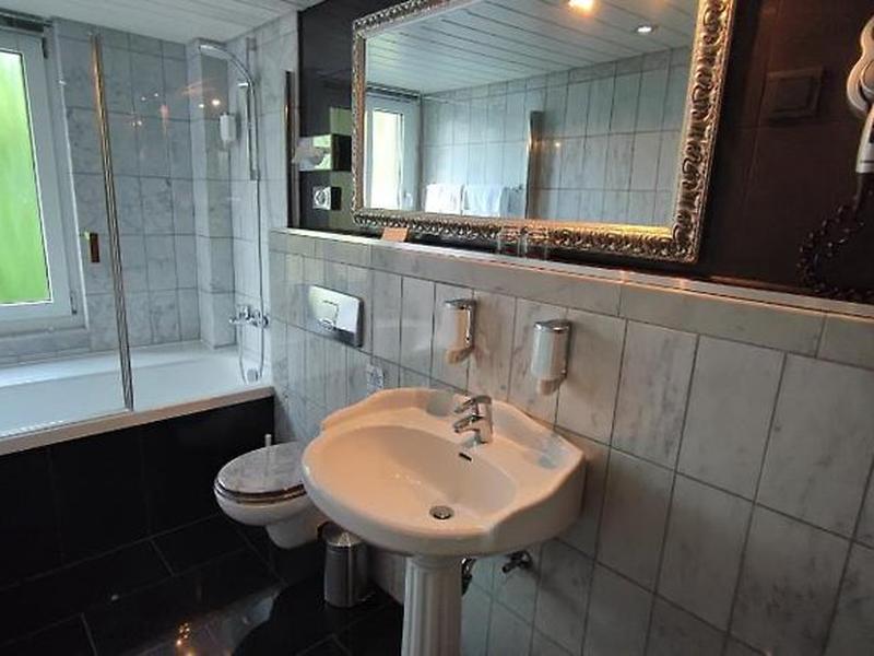 A1A62243EC74B05F52D906CB055B1E6A