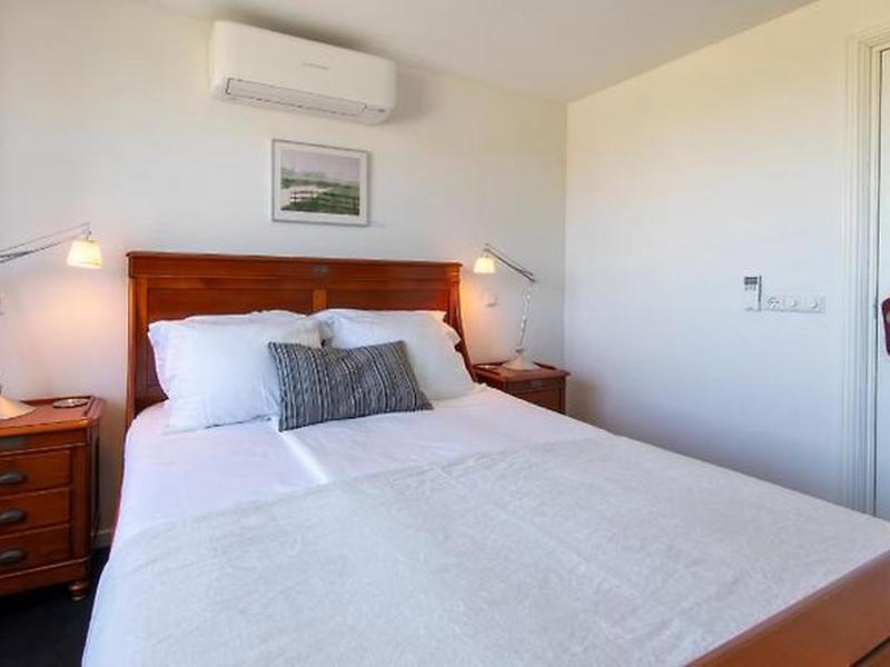 95800A35BC3DB5C02576F10B1556EBAB