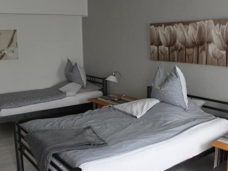 1483C9CACA422AFBD3708CBF47941200