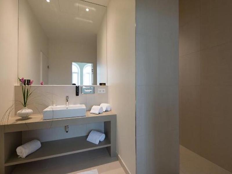 BA92E24F5BE72447F0AE868ABC09CE60