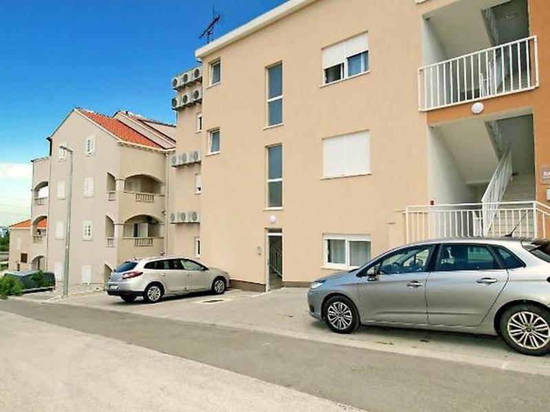 C9BC6B687B4282D35B11BE812C705016